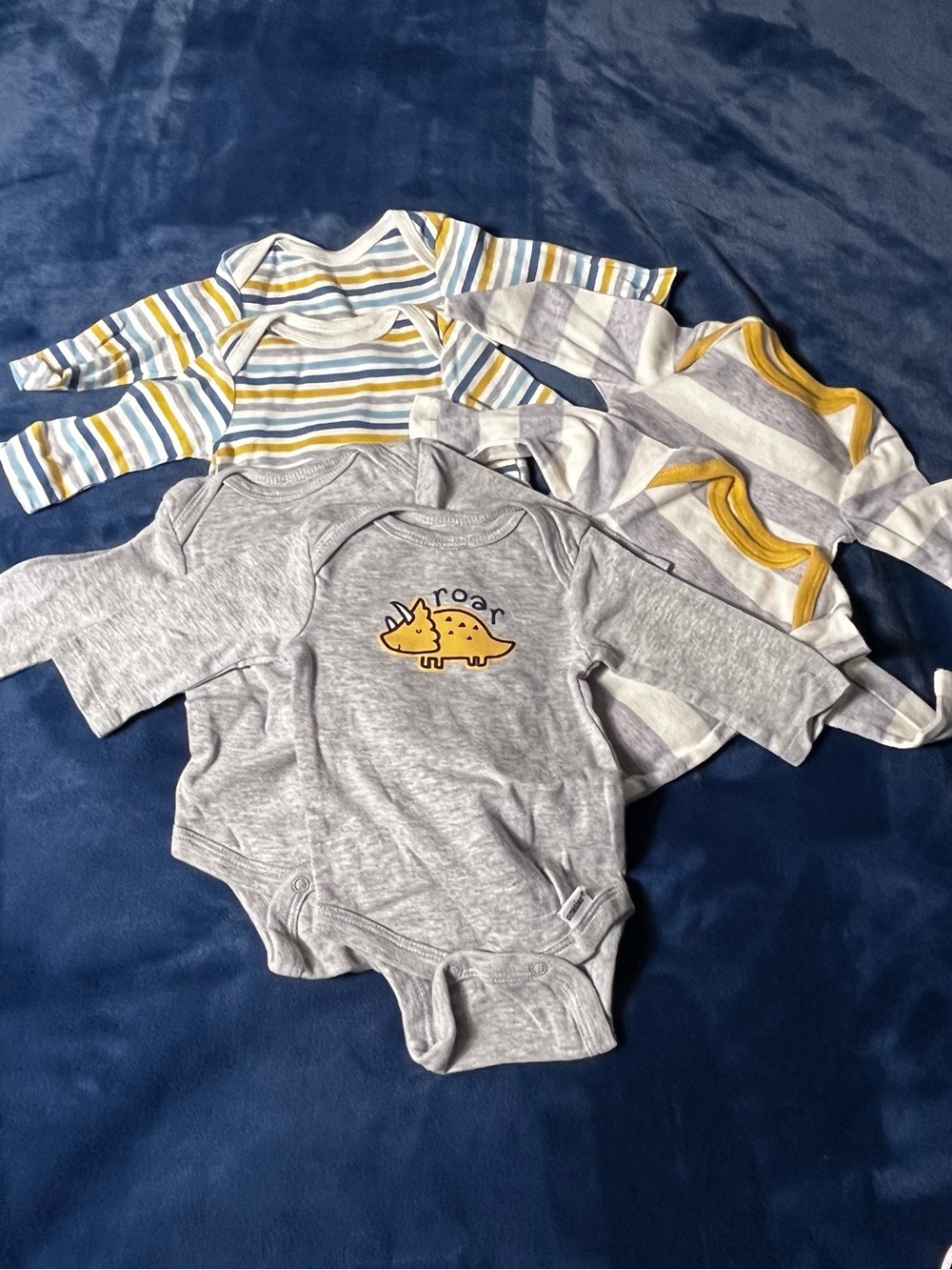 Twin Boy Dino Sets!!  3 shirt sets 1 set-grey footed pants  EXC